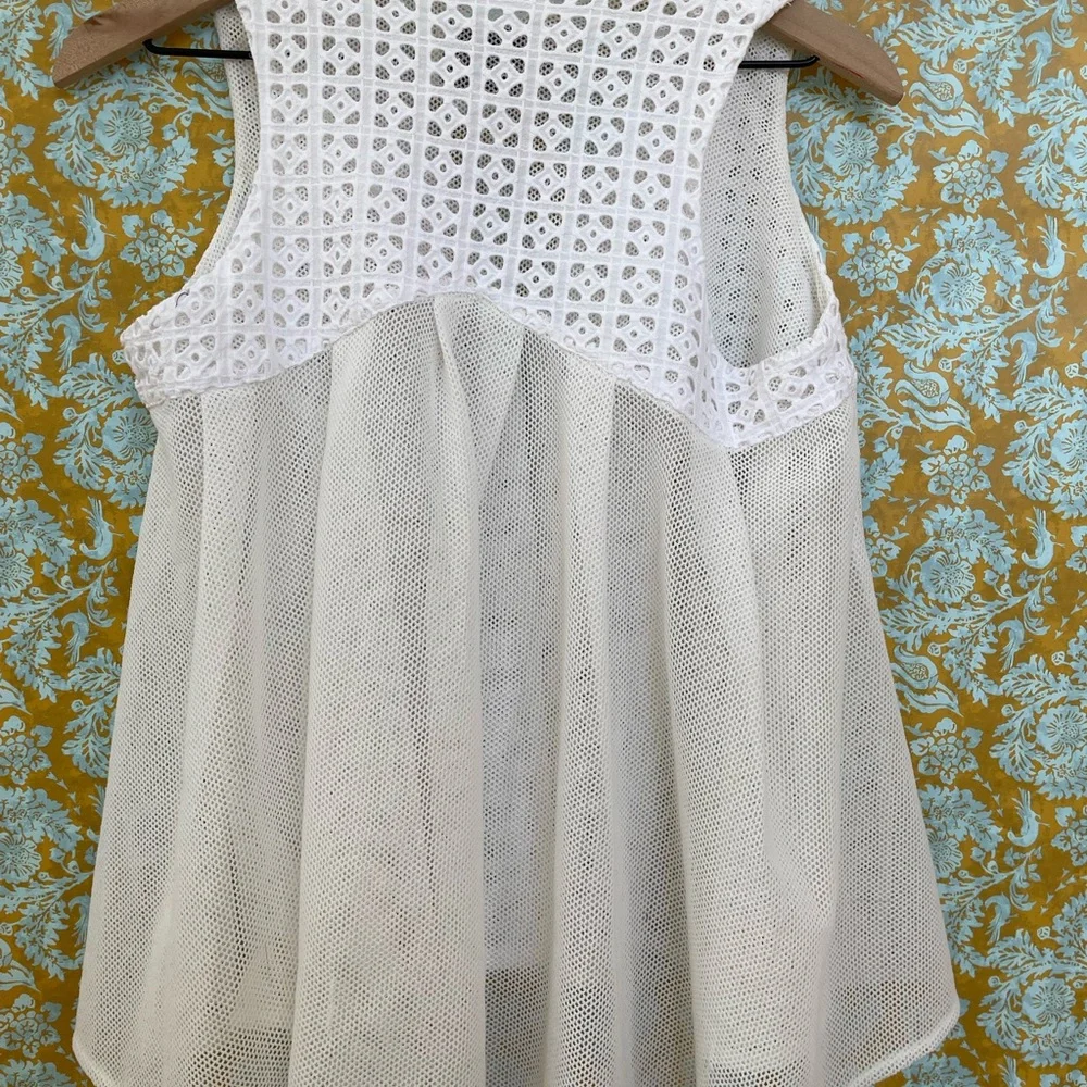 Anthropologie- Elevenses Mona Eyelet Vest - Picture 5 of 5